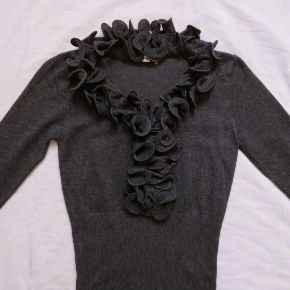 Vila Milano Ruffle Neckline Sweater Gray V Neck 3/4 Sleeve Career Womens Medium - Picture 4 of 9